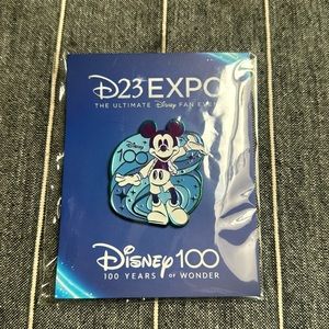 Disney D23 Expo Legends Exclusive 2022 100th Anniversary of wonder pin LE